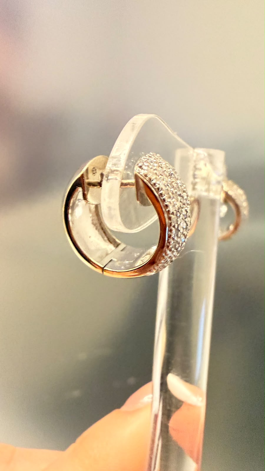 HUGIES DE DIAMANTES 18K 7.6G